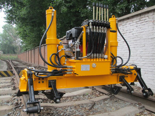 YQBJ-250型(xíng)門式液壓起(qi)撥道機