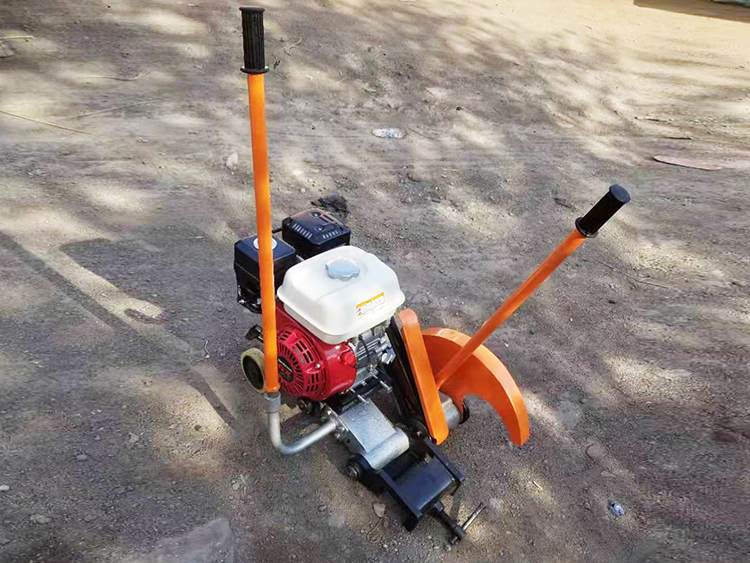 NQG-6.5II型内燃鋼(gāng)軌鋸軌機