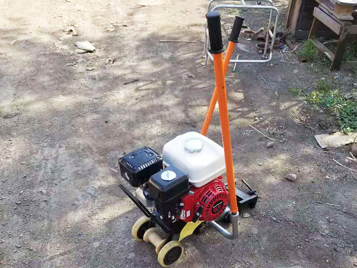 NQG-6.5II型内(nèi)燃鋼軌鋸軌(guǐ)機