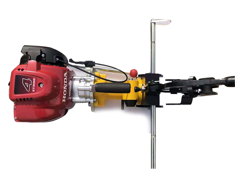 NZG-31型(xíng)内燃鋼軌(gui)鑽孔機